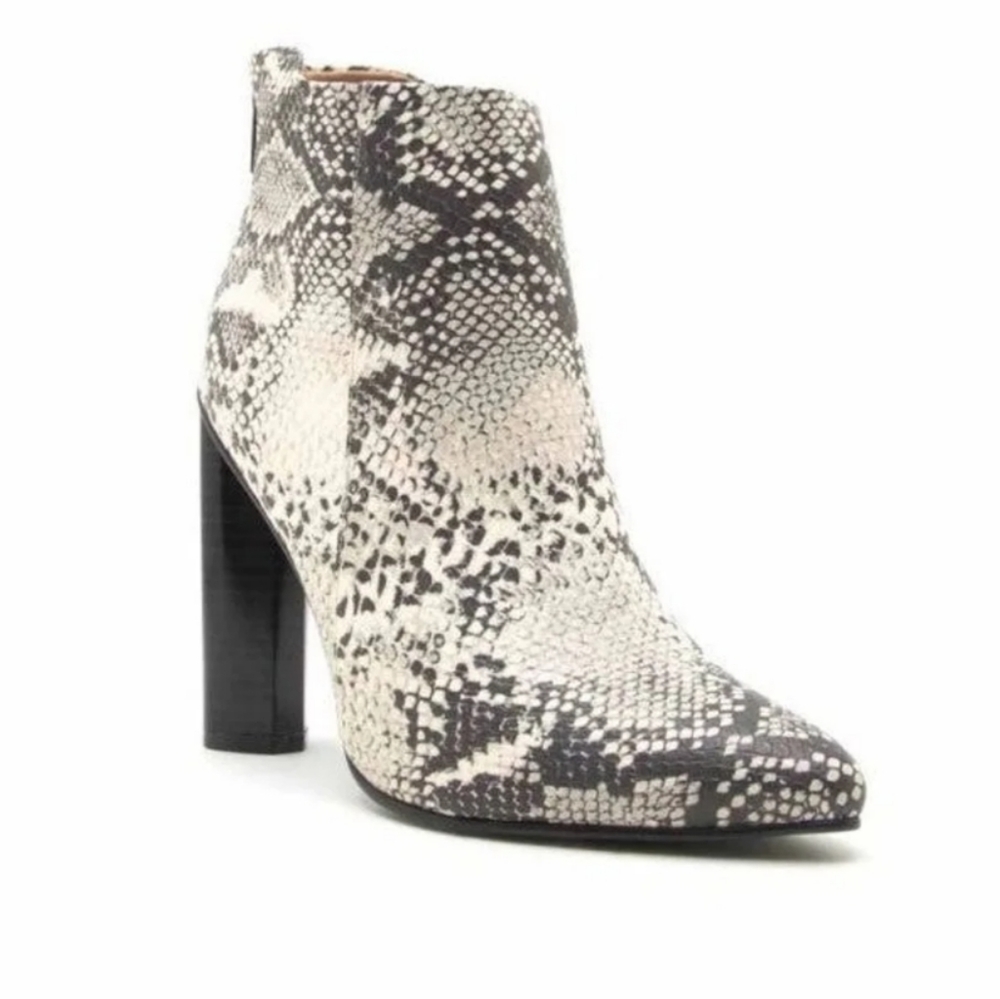 Sexy snake print booties